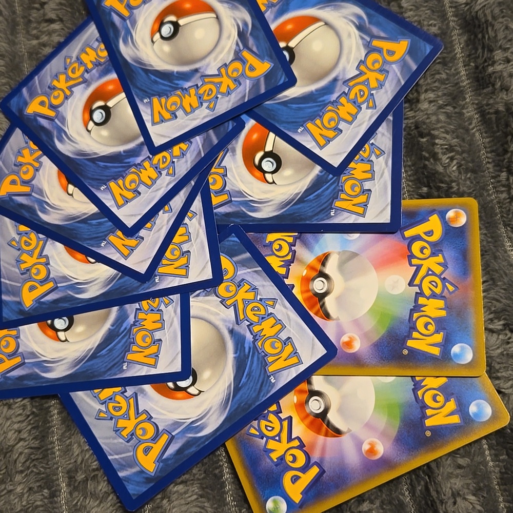 Pokémon Card Lot - Picture 4 of 4